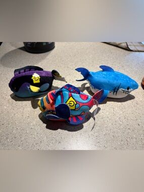 Zhu Zhu Pets Aquarium Fish and Shark